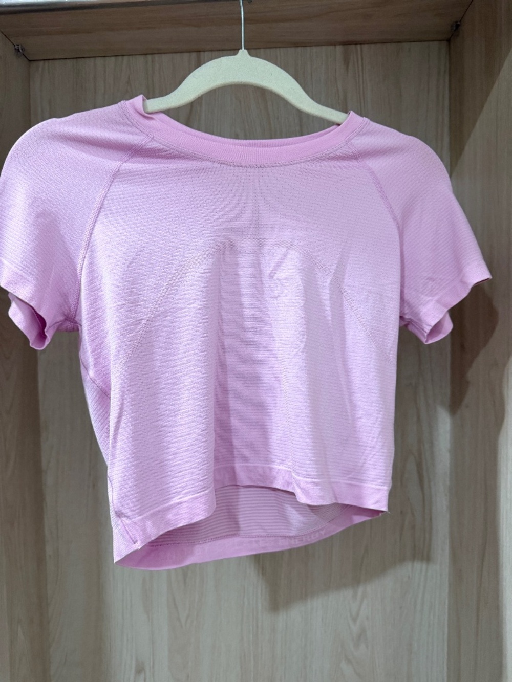 Lululemon pink, cropped workout top. size 6